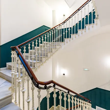 Hotel Petit Palace Plaza De La Reina Valencia