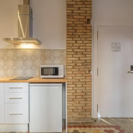 With Antique Floor & Lots Of Sun Light 4*