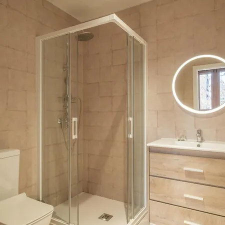 アパートホテル With Antique Floor & Lots Of Sun Light