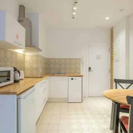 Ξενοδοχείο με διαμερίσματα Modern Close To Centre