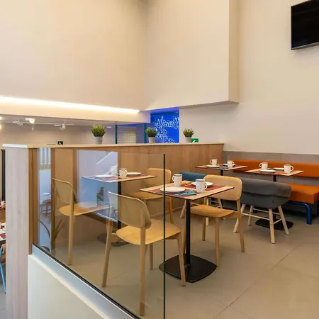 Ibis Budget Centro Puerto Szálloda