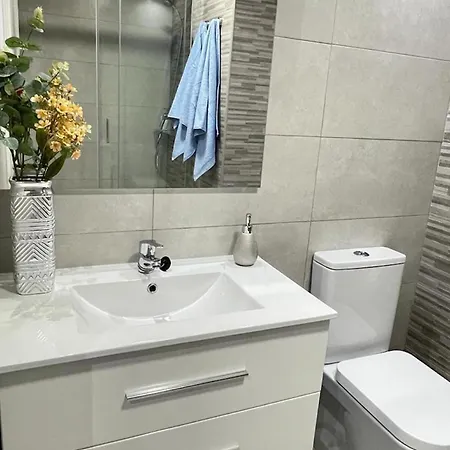 Centrico Cerca Al Ayuntamiento+luminoso+acogedor Apartment *