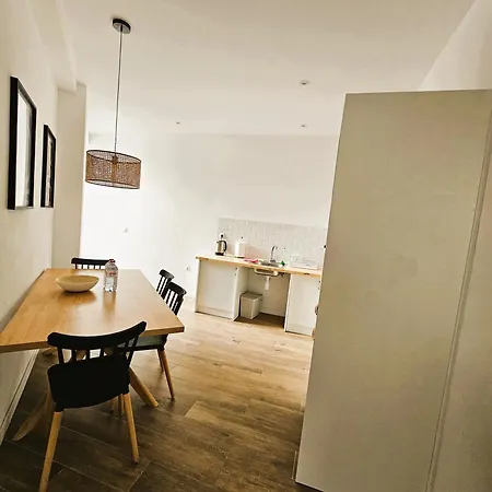 아파트 Eliving - Biopark Center & Airport *