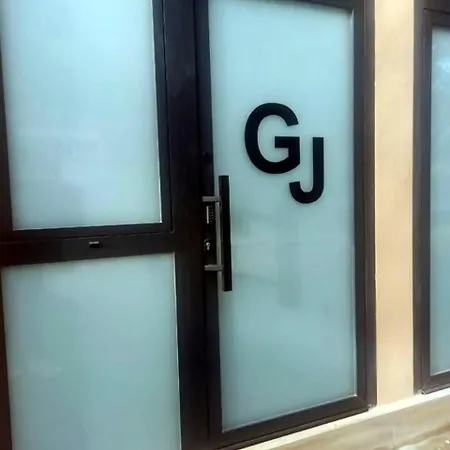 Guillem Jafer - Roig Arena 아파트