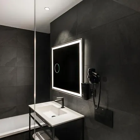 Blanq Gran Via Hotel Valencia