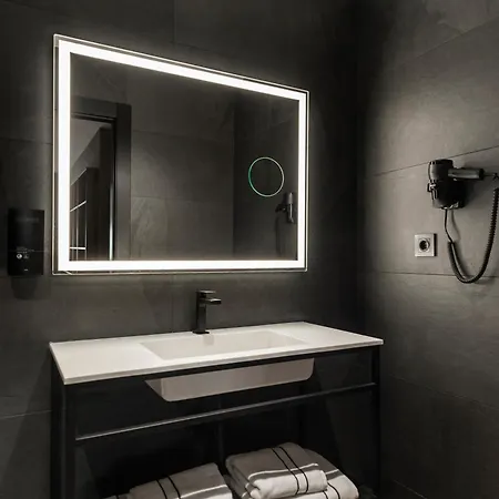 Blanq Gran Via 4* Valencia