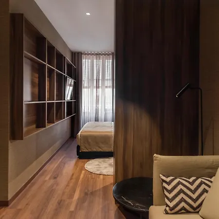 Blanq Gran Via Hotell 4*