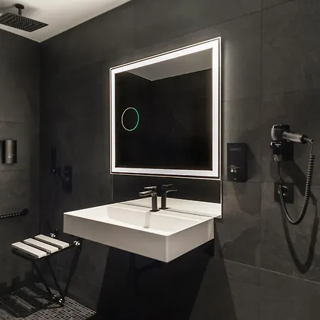 Blanq Gran Via Hotel 4*