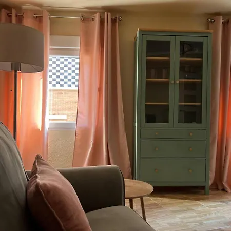 Pearl By The Sea * Valencia