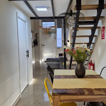 Excepcional Amplio Apartamento Industrial Fallas Hasta 6, Wifi Gratis Cuna Valence