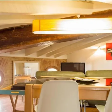 Gran Atico Premium Del Siglo Xvi Con Tres Terrazas Privadas Hasta 7 Huespedes En Ciutat Vella Valencia