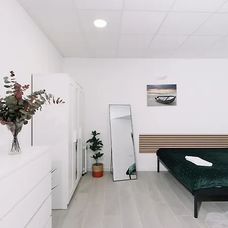 N2 Bright & Comfortable Benicalap Apartment