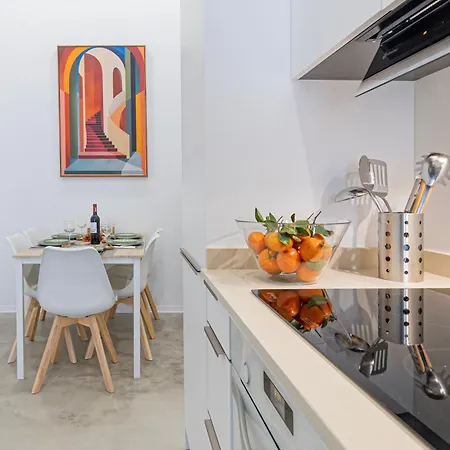 Apartment Modern & Stylish Close To The *