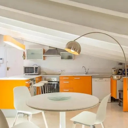 Gran Atico Premium Del Siglo Xvi Con Tres Terrazas Privadas Hasta 7 Huespedes En Ciutat Vella Apartment