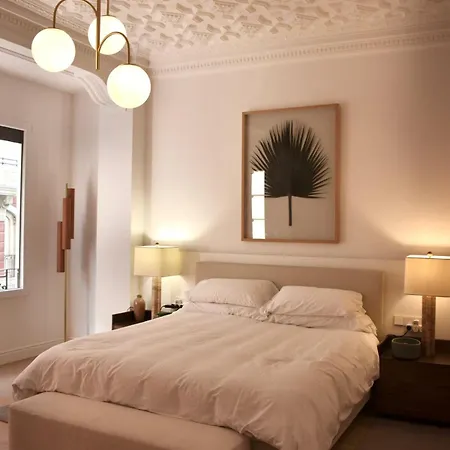 Apartment Stylish & Cozy Flat In Heart Of Eixample, *