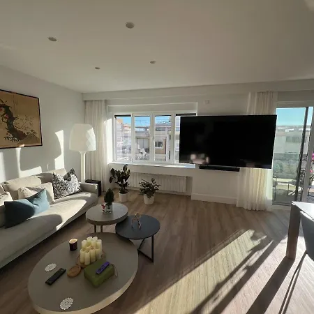 Bright Spacious Luxury *