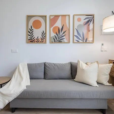 Apartamento Estudio Con Altillo En Malilla Cerca De La Fe *