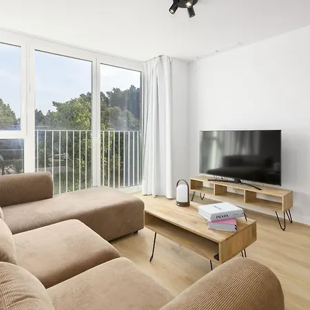 Apartup Port Marina Azura