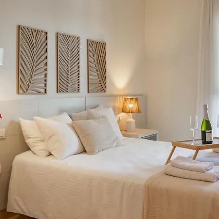 Vibe - Oceanfront Escape