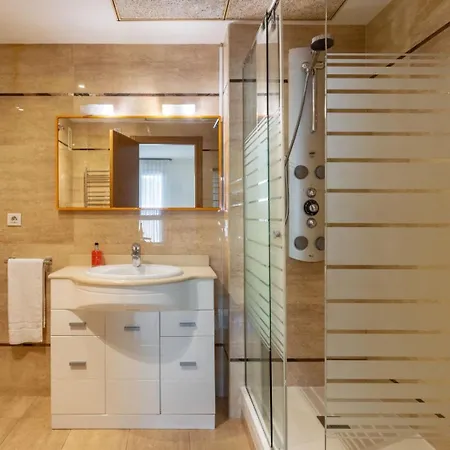 Apartment Vibe - Oceanfront Escape