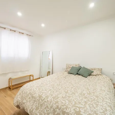 Vivienda Junto Al Mercado דירה *