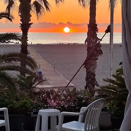 Con Gran Terraza Frente Al Mar Playa Walencja