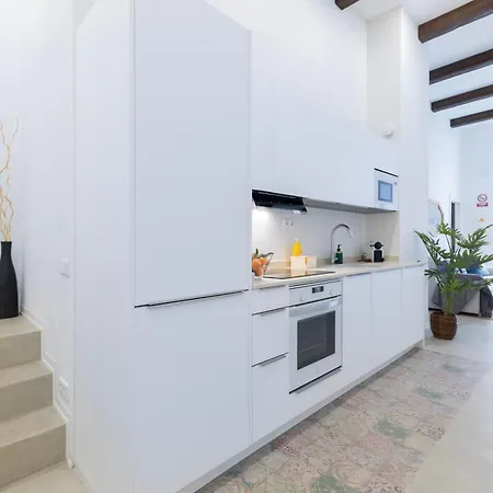 Apartment Modern & Stylish Close To The *