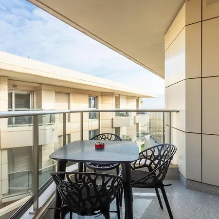 Vibe - Oceanfront Escape