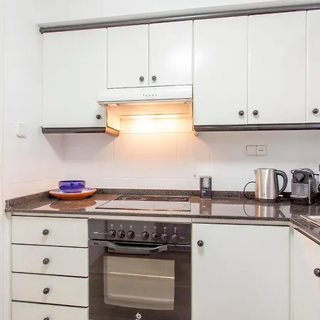 Flat 3 Bedroom In Extramurs