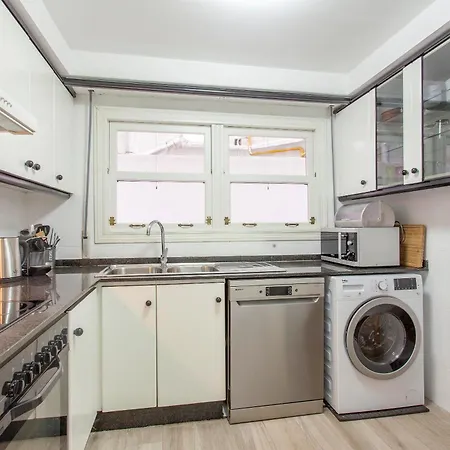 Апартаменты Flat 3 Bedroom In Extramurs