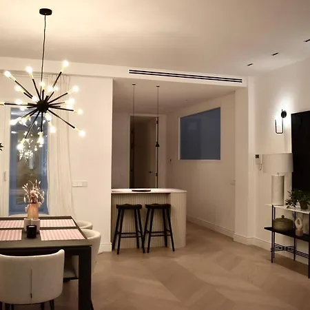 Apartment Stylish & Cozy Flat In Heart Of Eixample, Valencia