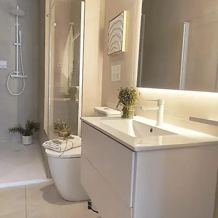 Loft - B4 Smart Access & Urban Calm *