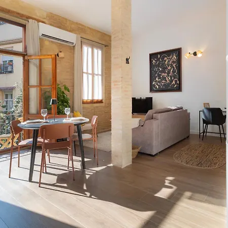 Prime Location, Bright & Cozy * Valensiya