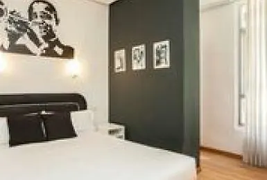 Hotel De La Musica 2*