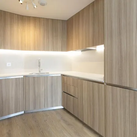 Apartup Port Marina Azura