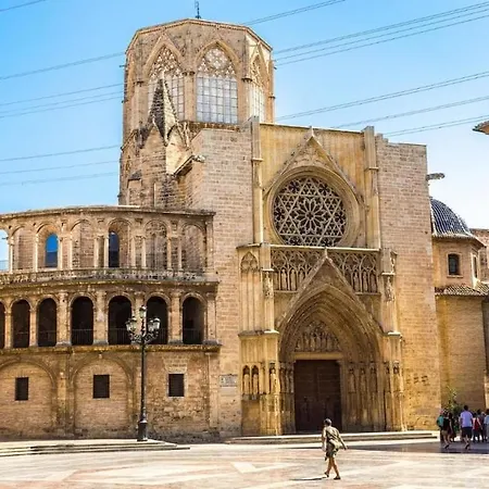 아파트 Atico Exclusivo Del Siglo Xvi Con Terraza Privada En El Corazon De Ciutat Vella *