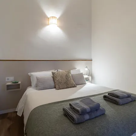 Apartment Prime Location, Bright & Cozy