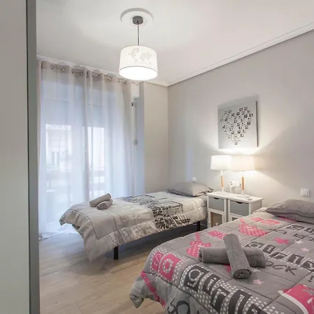 Flat 3 Bedroom In Extramurs Apartment *