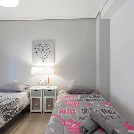 Flat 3 Bedroom In Extramurs 瓦伦西亚