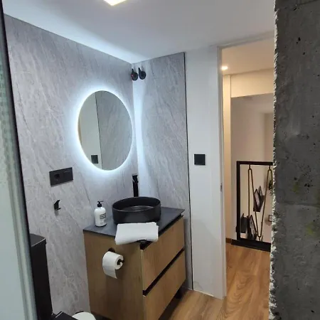 Excepcional Amplio Apartamento Industrial Fallas Hasta 6, Wifi Gratis Cuna