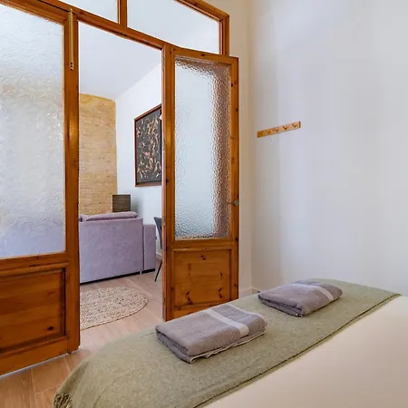 Prime Location, Bright & Cozy Valencia