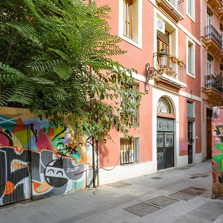 Prime Location, Bright & Cozy Апартаменты Валенсия
