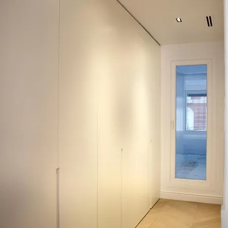 Stylish & Cozy Flat In Heart Of Eixample, Valencia