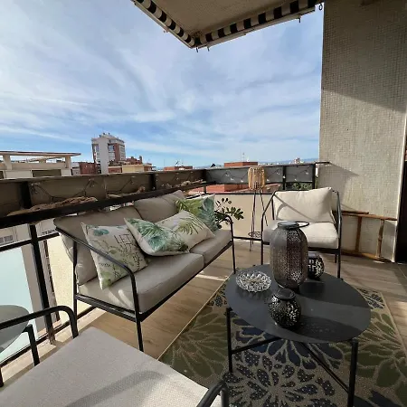 Bright Spacious Luxury アパート