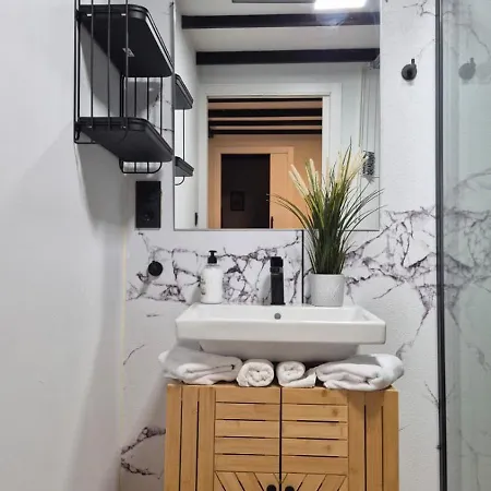 Impresionante Apartamento Industrial Fallas Wifi Gratis Hasta 4 * Valencia