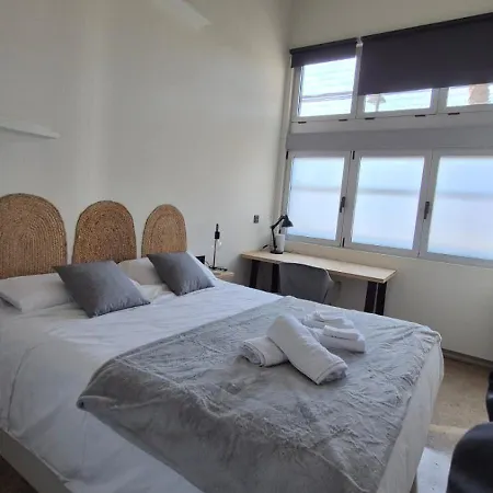 Excepcional Amplio Apartamento Industrial Fallas Hasta 6, Wifi Gratis Cuna