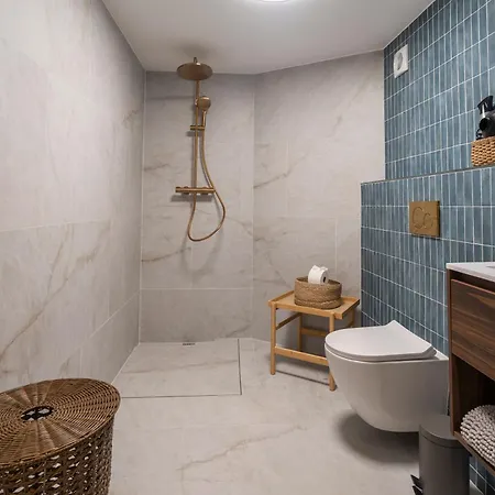 Apartment 02 - Les Artes