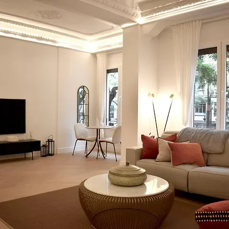 Stylish & Cozy Flat In Heart Of Eixample, *