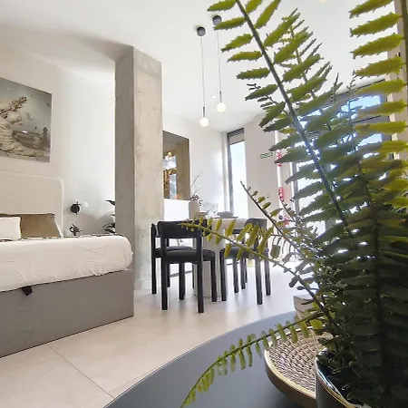 Διαμέρισμα Loft - B4 Smart Access & Urban Calm