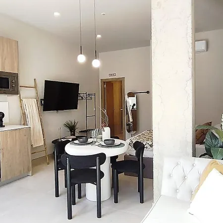 Loft - B4 Smart Access & Urban Calm Apartment *